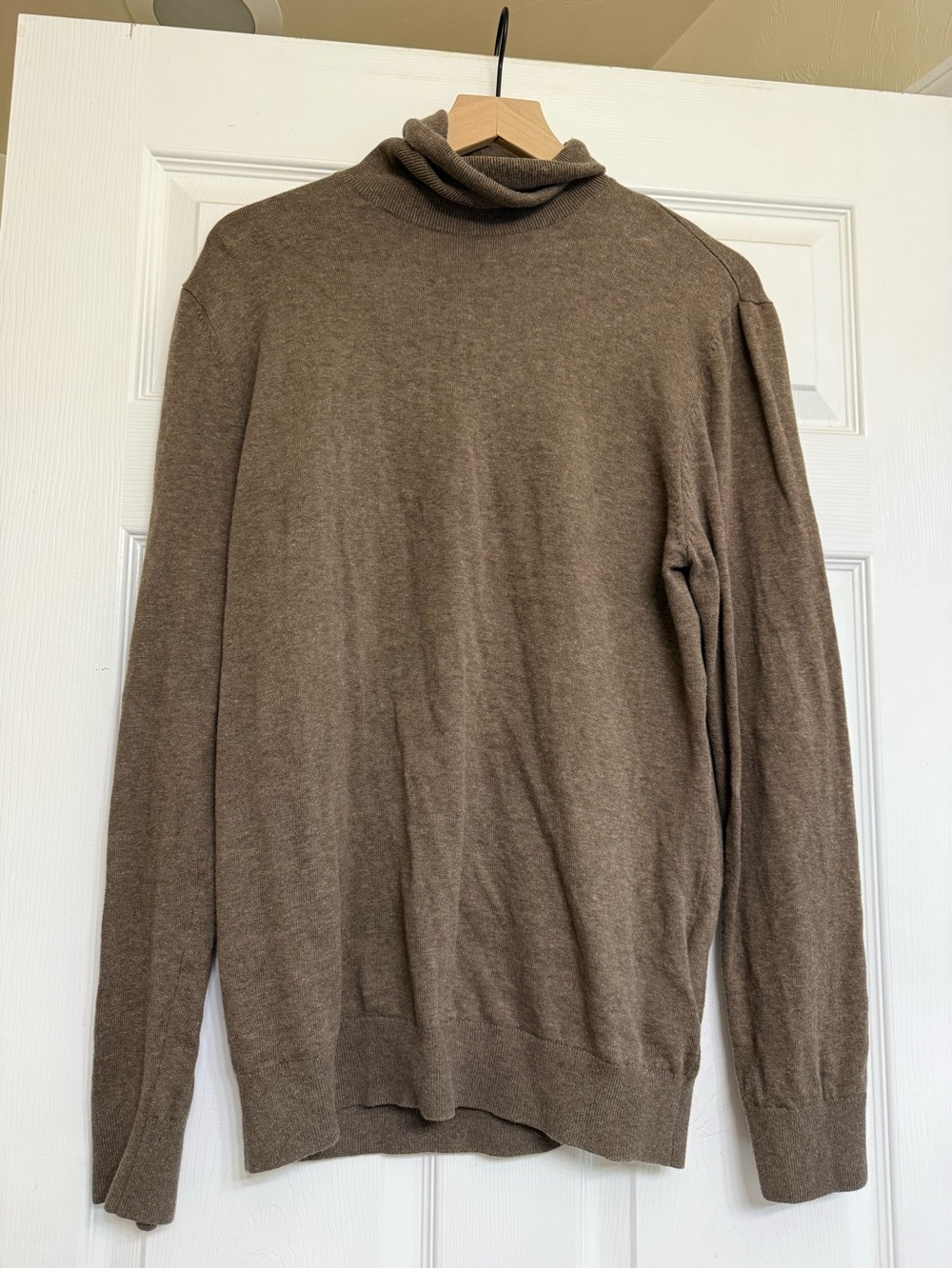 H&M Men's Brown Turtleneck Sweater